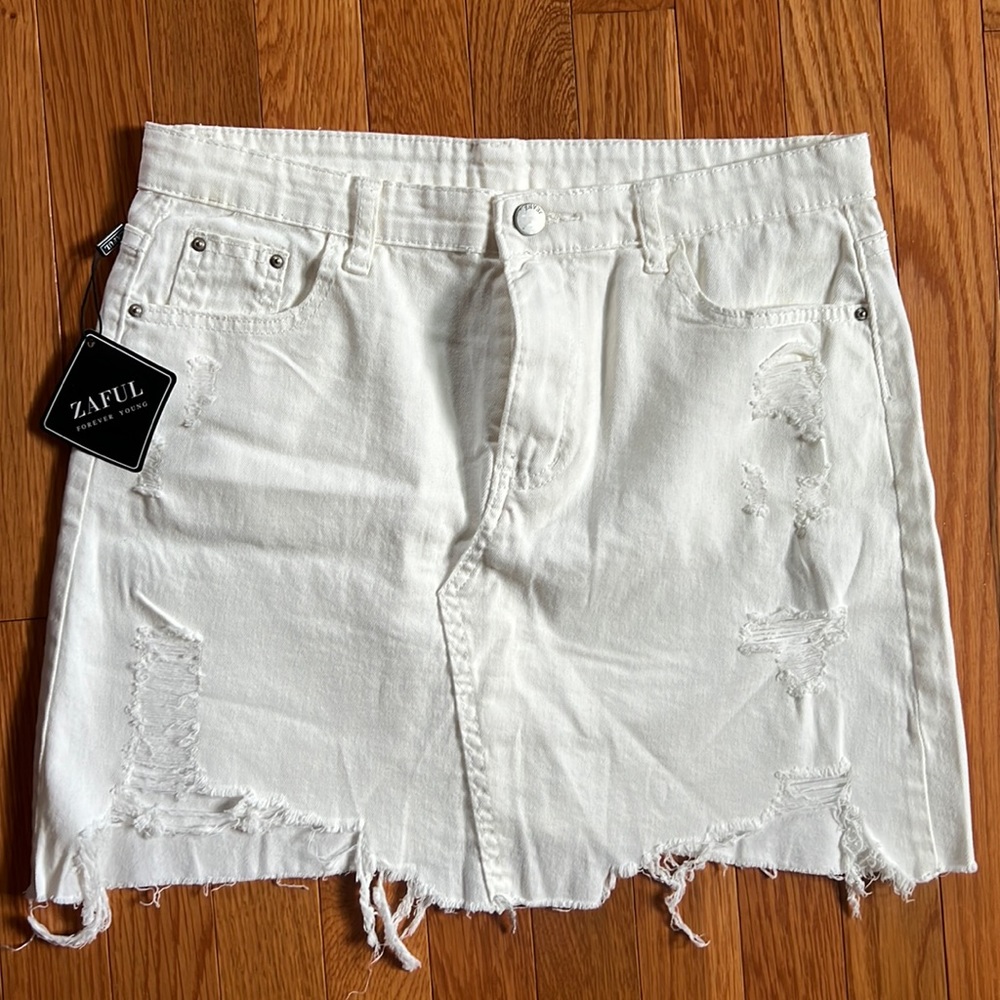 Medium White Skirt with Tags